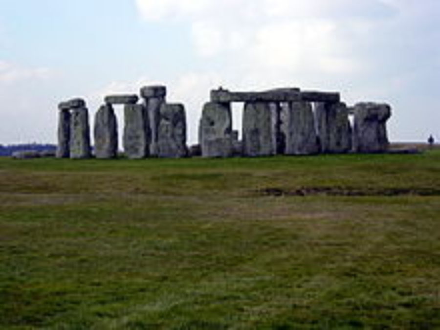 220px Stonehenge Wide Angle